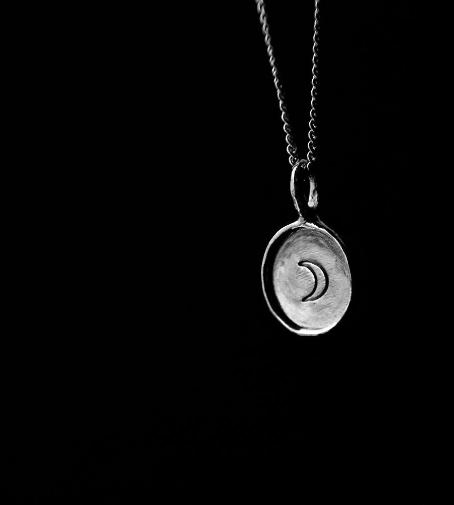 Wild & Arrow - Vapaa Moon Necklace, Silver
